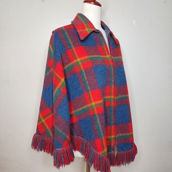 Vintage 70's Pioneer Wear Red Plaid Wool Collared Poncho Size Small - Picture 6 of 12